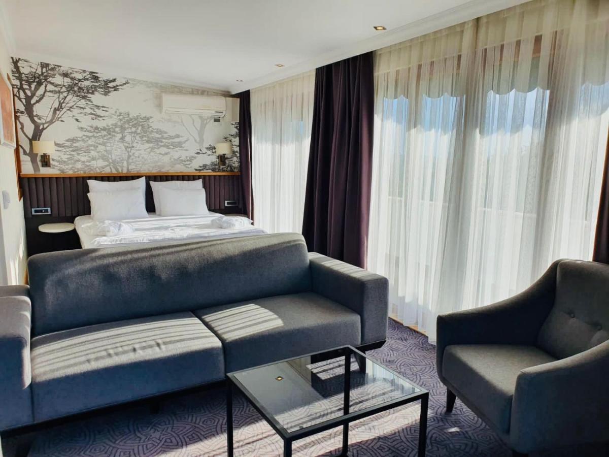 Double Royal Hotel Kocaeli Esterno foto