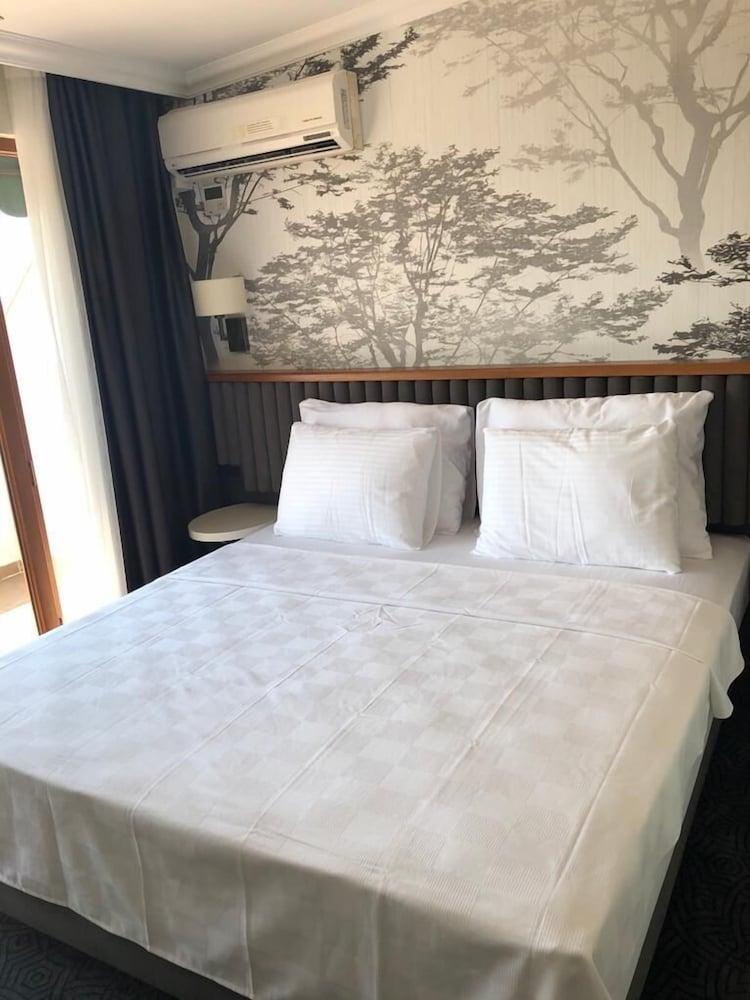 Double Royal Hotel Kocaeli Esterno foto