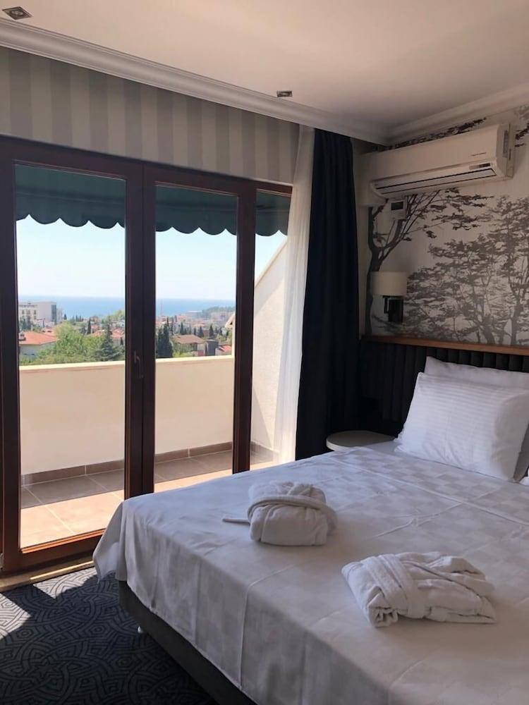 Double Royal Hotel Kocaeli Esterno foto