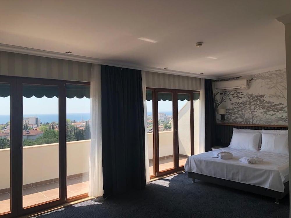 Double Royal Hotel Kocaeli Esterno foto