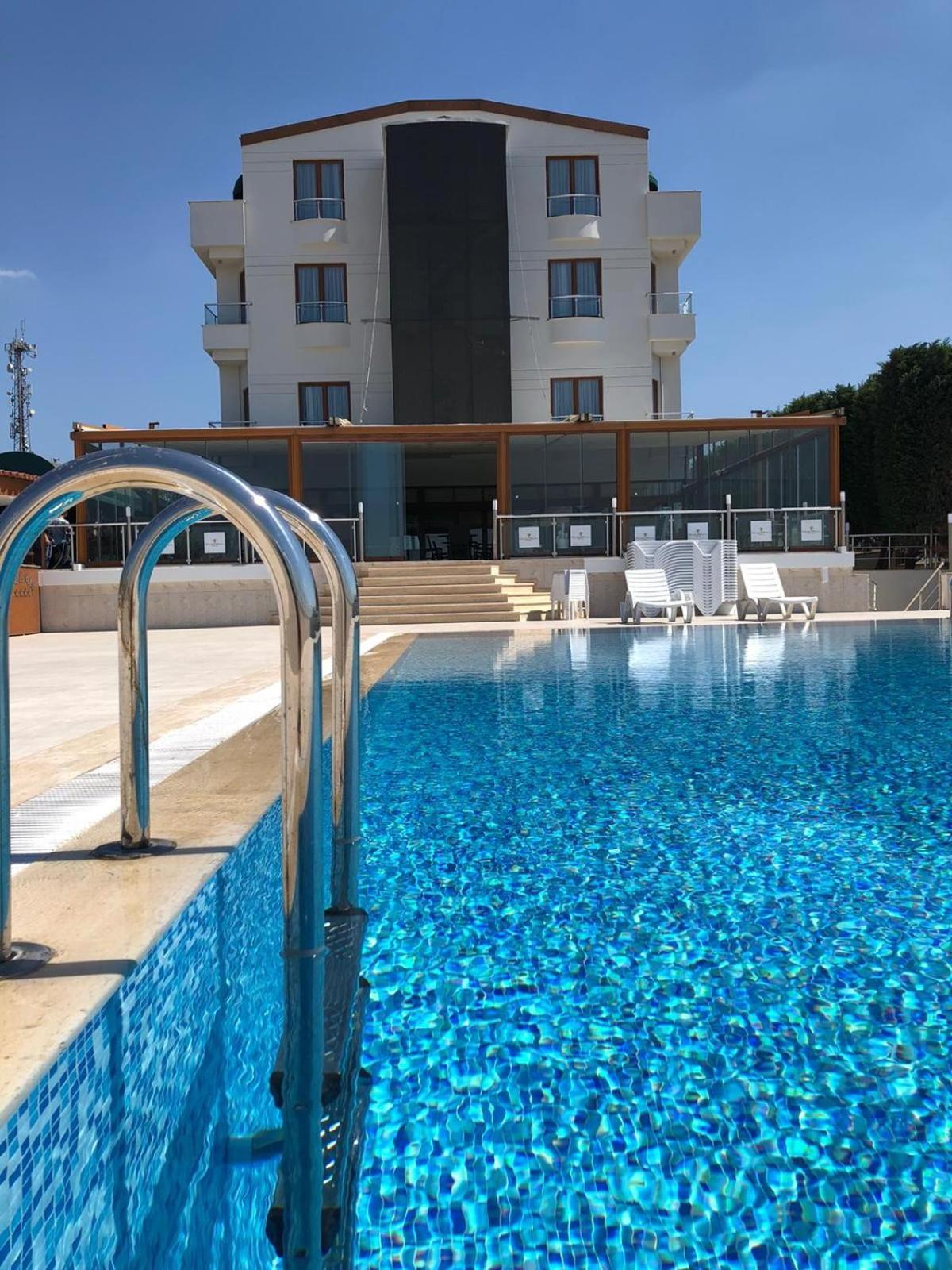 Double Royal Hotel Kocaeli Esterno foto