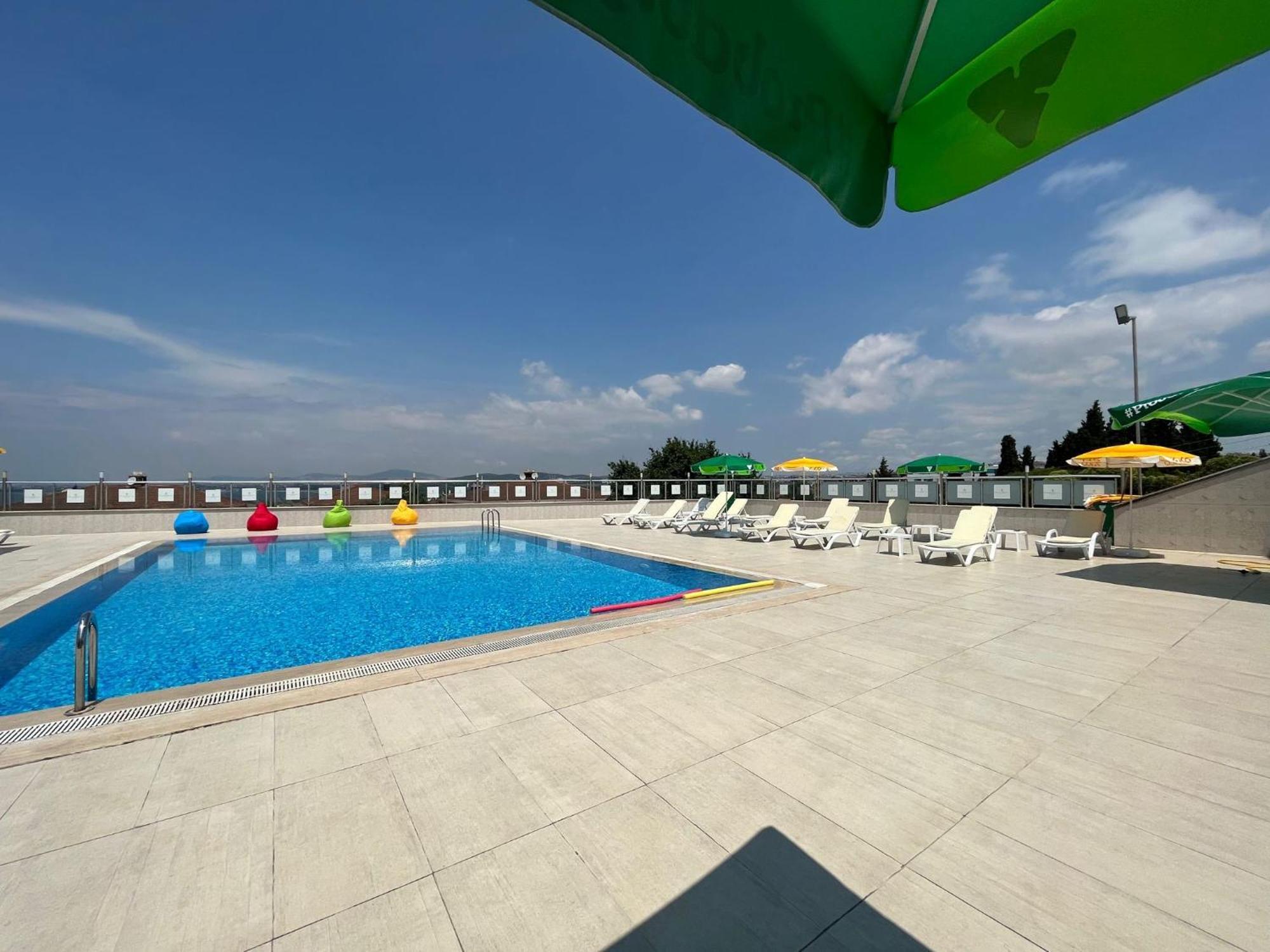 Double Royal Hotel Kocaeli Esterno foto