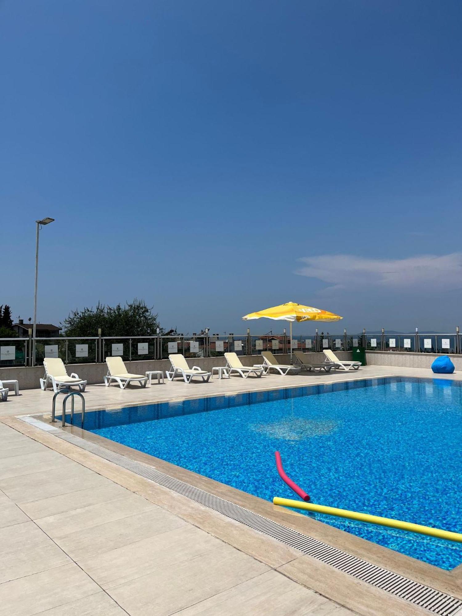 Double Royal Hotel Kocaeli Esterno foto